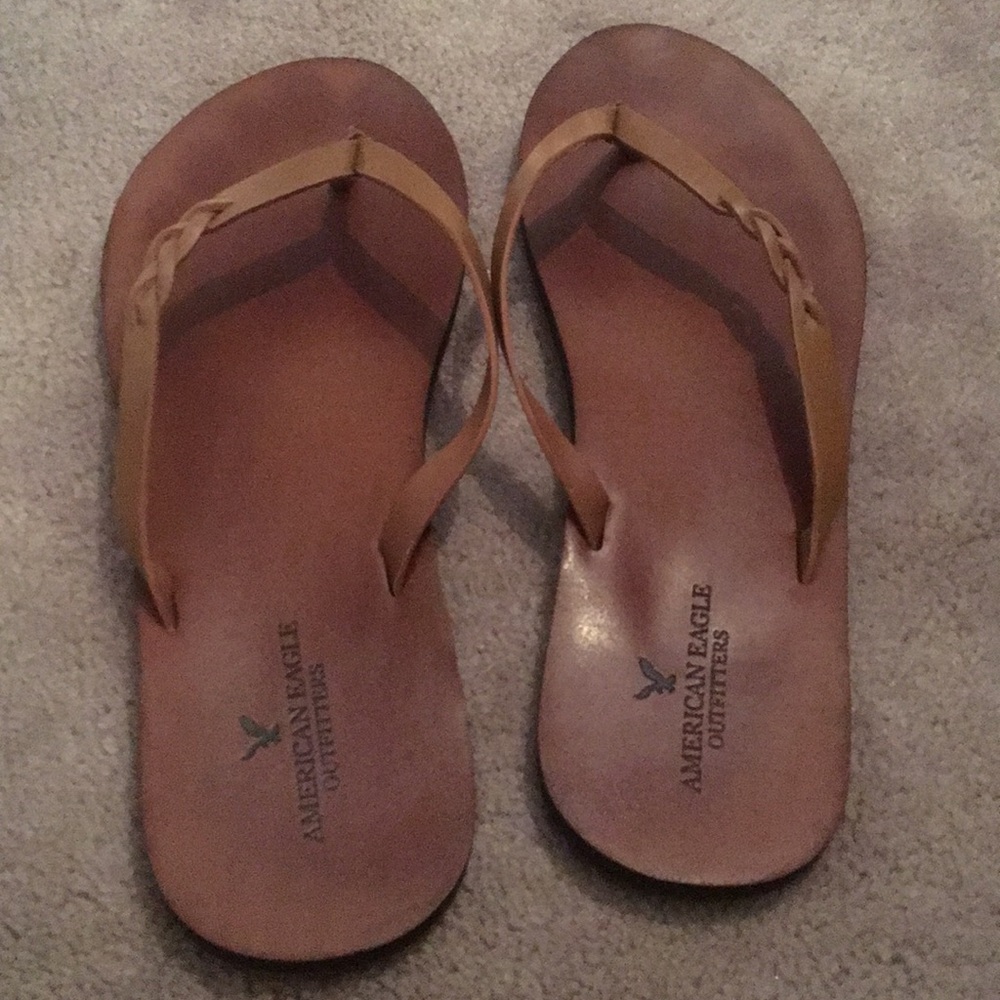 American Eagle flip flops